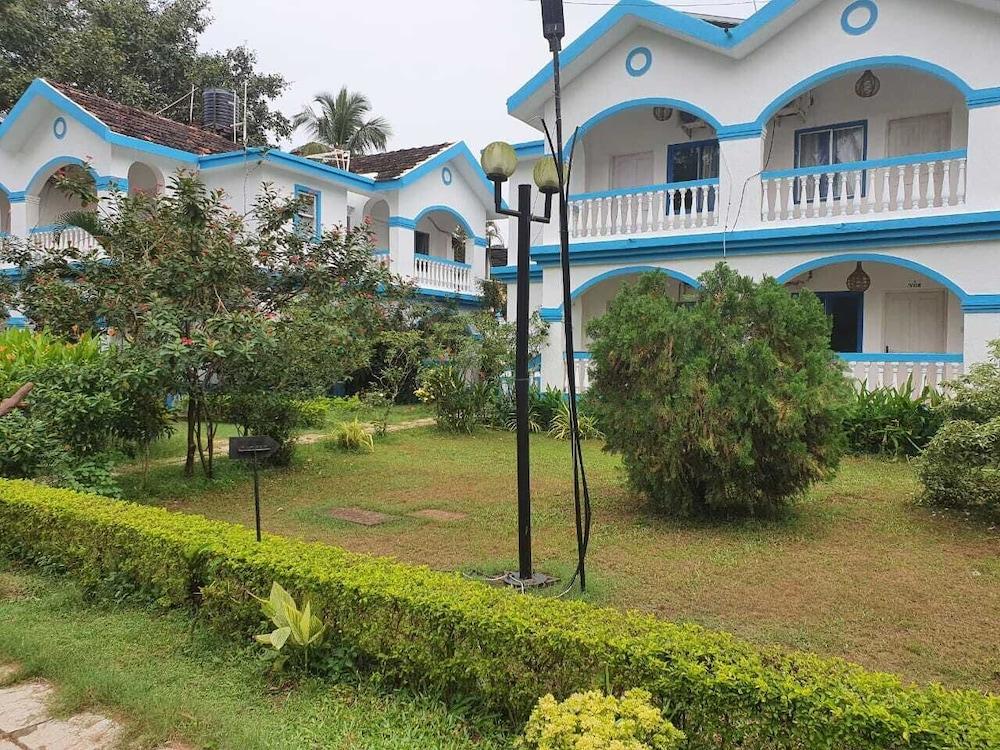 Paradise Village Beach Resort Calangute Esterno foto
